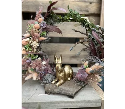 Workshop: Flower-Loops gestalten von 14 bis 17 Uhr Workshop: Flower-Loops gestalten von 14 bis 17 Uhr