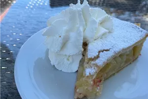 Kaffee-Nachmittag in unserem schönen Baumschul-Garten